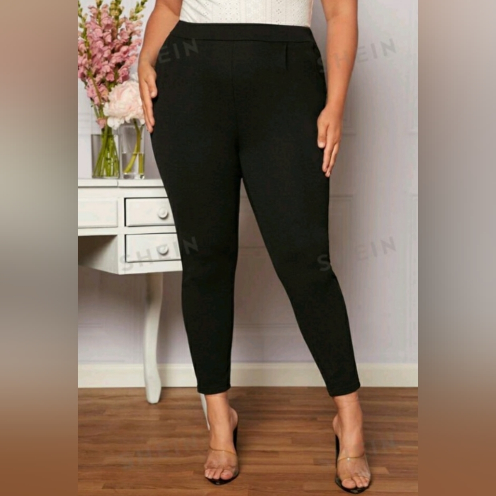 New Black Skinny Pants With Pockets - Size 3XL